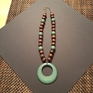 Retro looking Necklace - brown & green